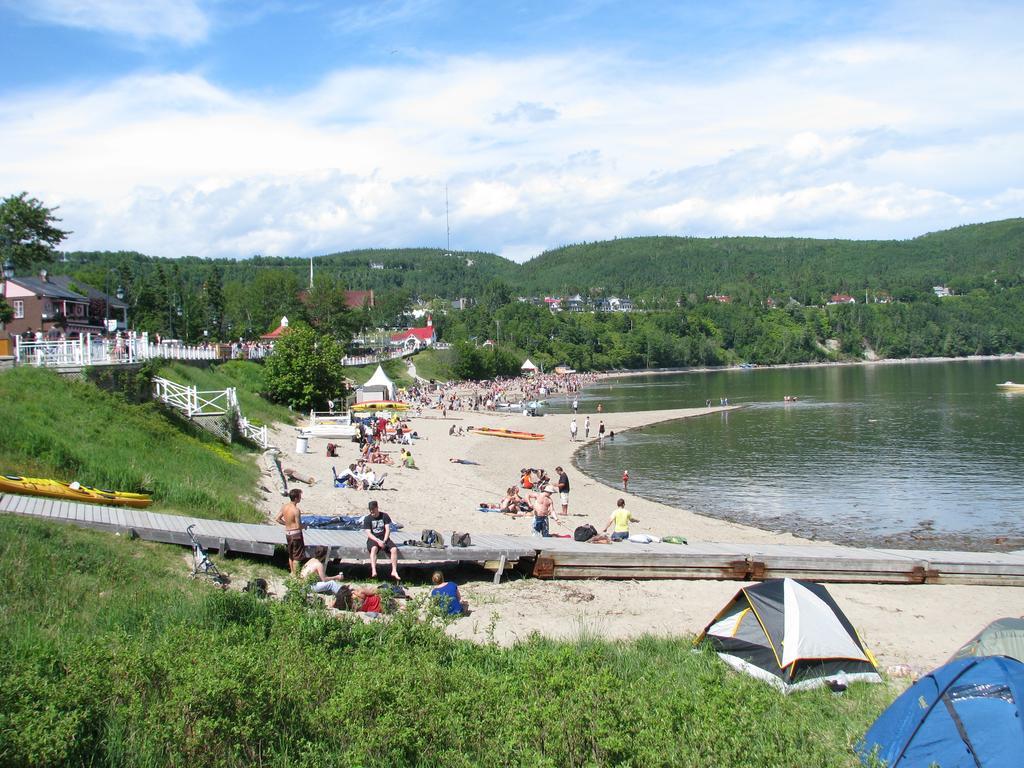 Hotel Le Pionnier Tadoussac Buitenkant foto