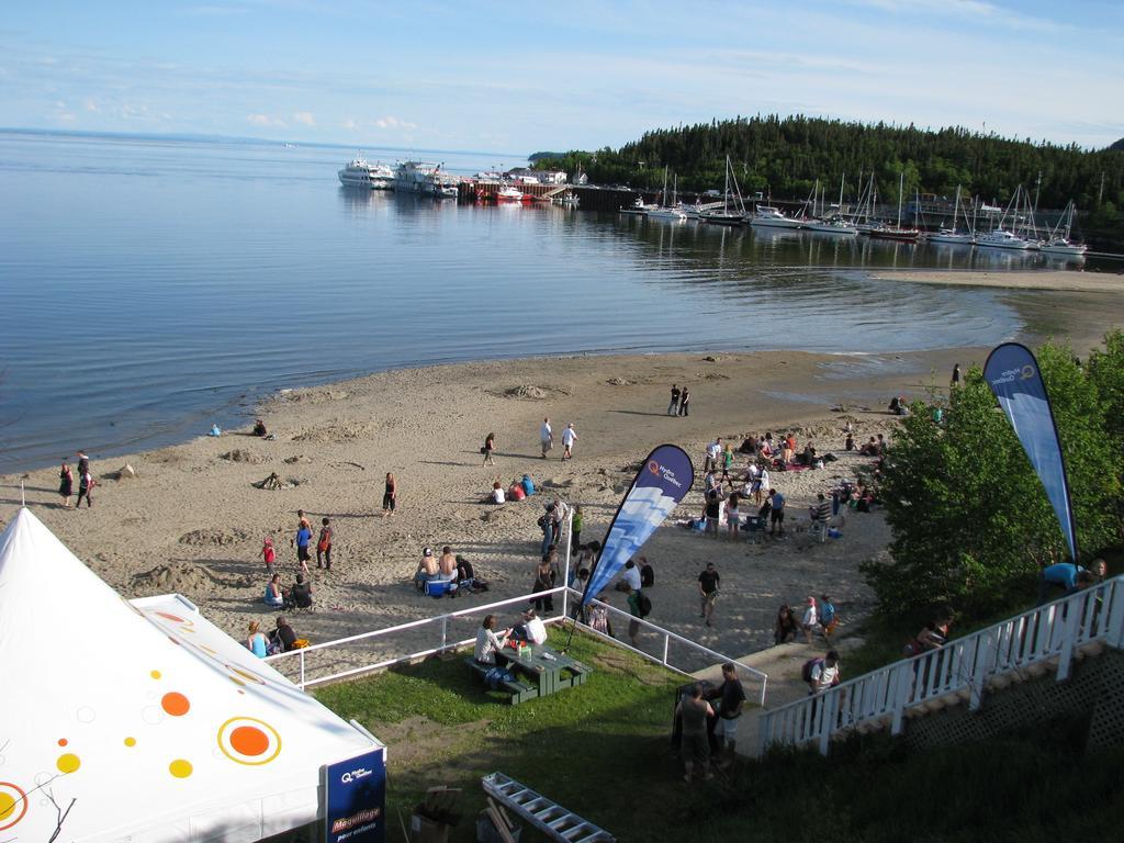 Hotel Le Pionnier Tadoussac Buitenkant foto