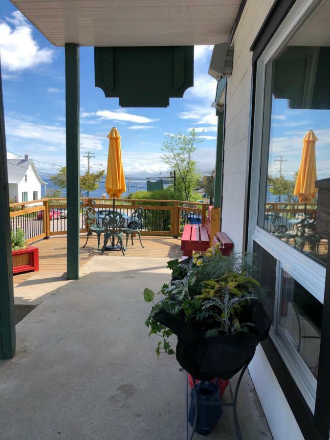 Hotel Le Pionnier Tadoussac Buitenkant foto